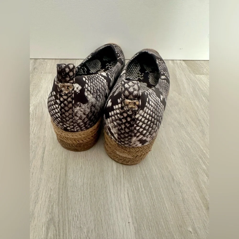Tory Burch Snake Print Espadrille Wedges Flats Brown Cream Size 8.5 Slip